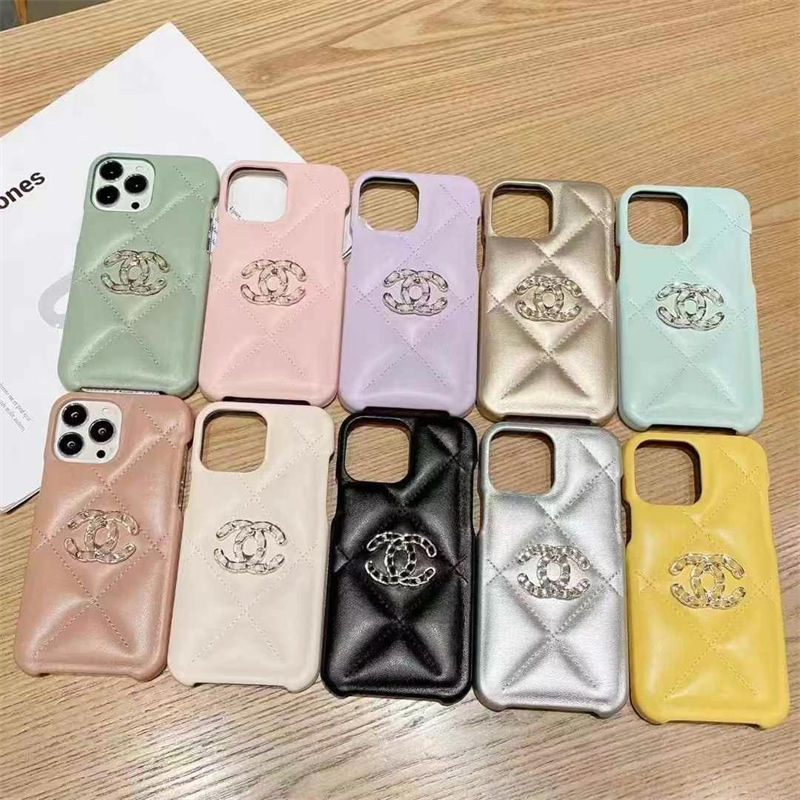 Chanel Luxury designer iPhone 16 plus 15 pro max 16 15 14 case coque cover Luxury iPhone 16 15 Pro max 14 13 Case Back Cover coque  ledertasche original luxury fake case iphone16 pro max 14 15/15 16 plus pro max shell  Fashion Brand Full Cover housse